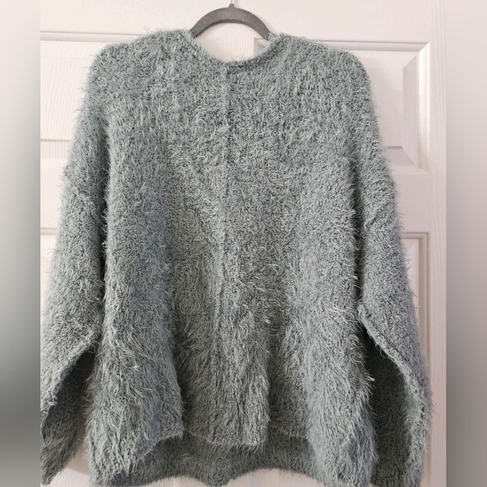 NWT Free People V Neck Sweater, Size Small - Picture 2 of 4